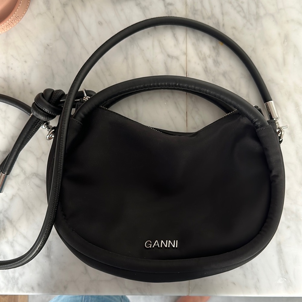 Ganni mini knot bag. Removable strap.